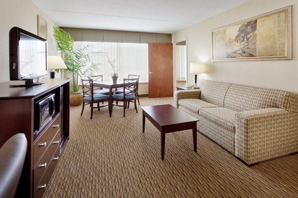 Fairfield Inn & Suites Springfield Enfield Exterior photo