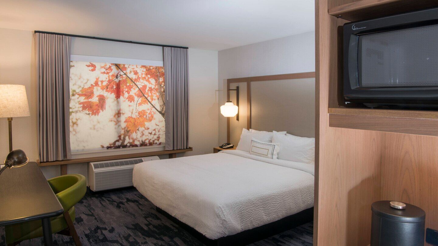 Fairfield Inn & Suites Springfield Enfield Room photo